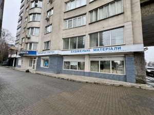 ул. Свободи, 19 (г. Хмельницкий, Центр) - Продається торгівельний майданчик, 950 $ за кв.м. - АФНУ